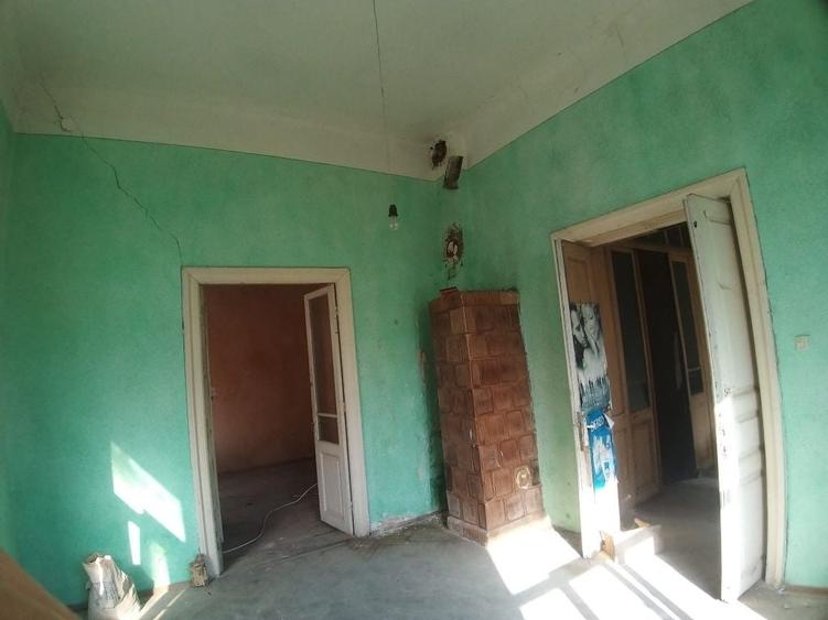 Casă cu 2 camere în Roman