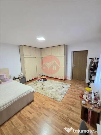 Casă cu 5 camere cu Teren 593 Mp în Central