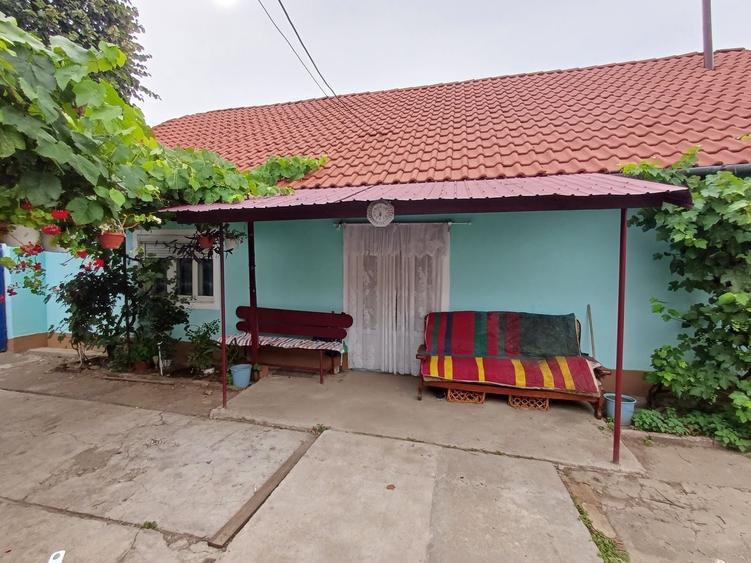 Casă cu 4 camere în Central