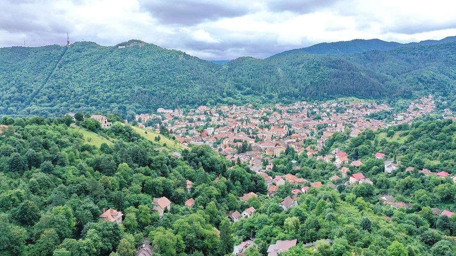Teren Construcții intravilan de 2700 mp, în Drumul Poienii