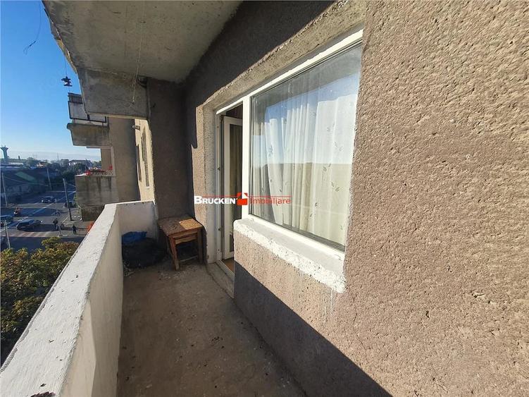 Apartament cu 4 camere decomandat în Central