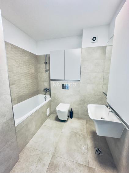 Apartament cu 2 camere de vanzare in zona Tractorul Coresi ,et 6/8 cu loc de par - 8