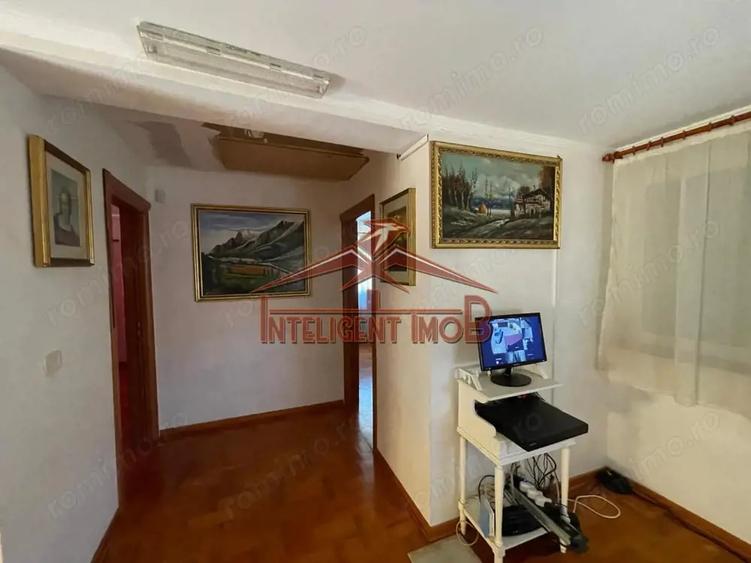 Casă cu 5 camere cu Teren 900 Mp în Hurez