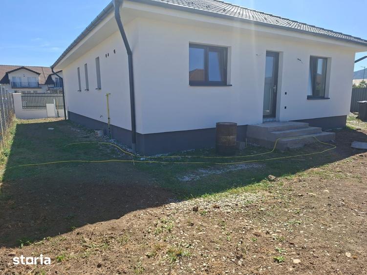 Casă cu 3 camere cu Teren 481 Mp în Cristian