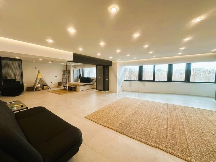 Apartament cu 4 camere decomandat în Unirii