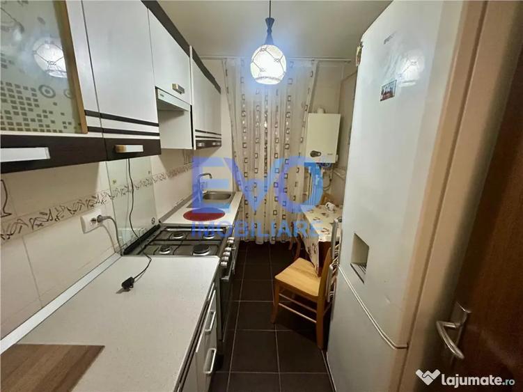 Apartament cu 3 camere decomandat în Baza 3