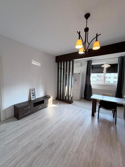 Apartament cu 2 camere semidecomandat în Militari