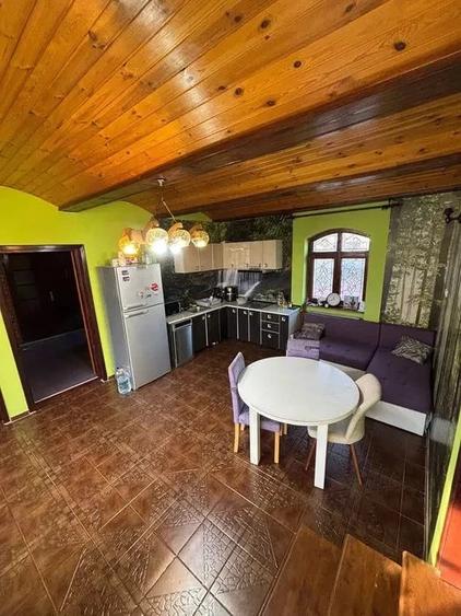 Casă cu 7 camere cu Teren 500 Mp în Calea Poplăcii