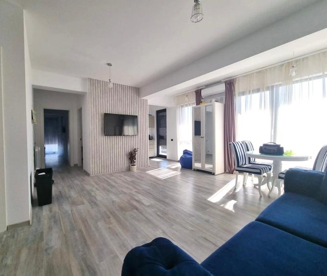 Apartament cu 3 camere decomandat în Mamaia