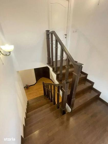 Casă cu 6 camere cu Teren 3172 Mp în Cobia