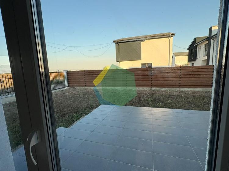 Duplex cu 3 camere cu Canalizare în Sud-Vest