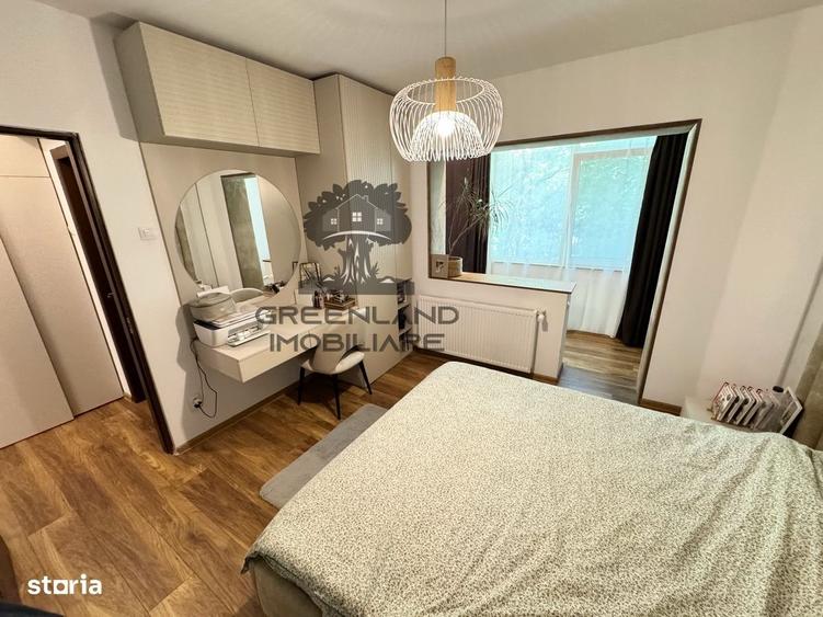 Apartament cu 3 camere semidecomandat în Podu Roș