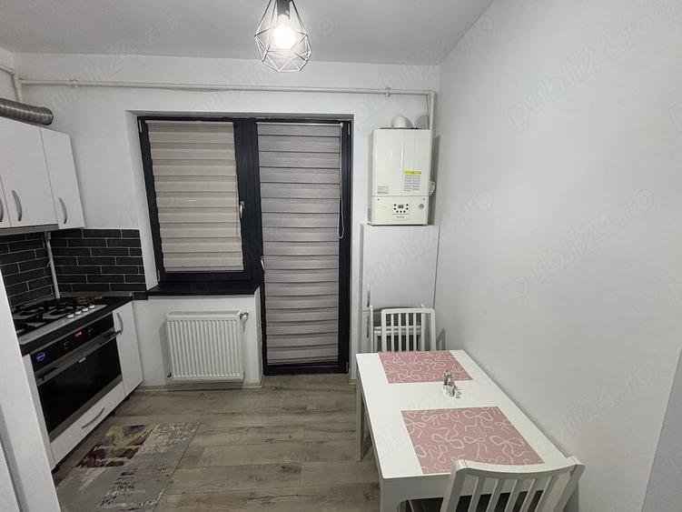 Garsonieră decomandată în Gorjului