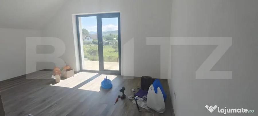 Casă cu 5 camere cu Teren 1000 Mp în Unirea