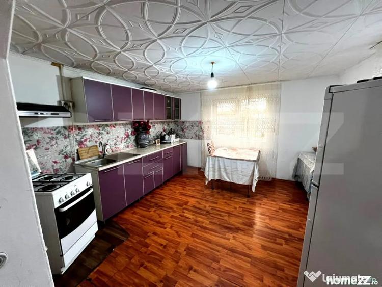 Casă cu 7 camere cu Teren 470 Mp în Teiu