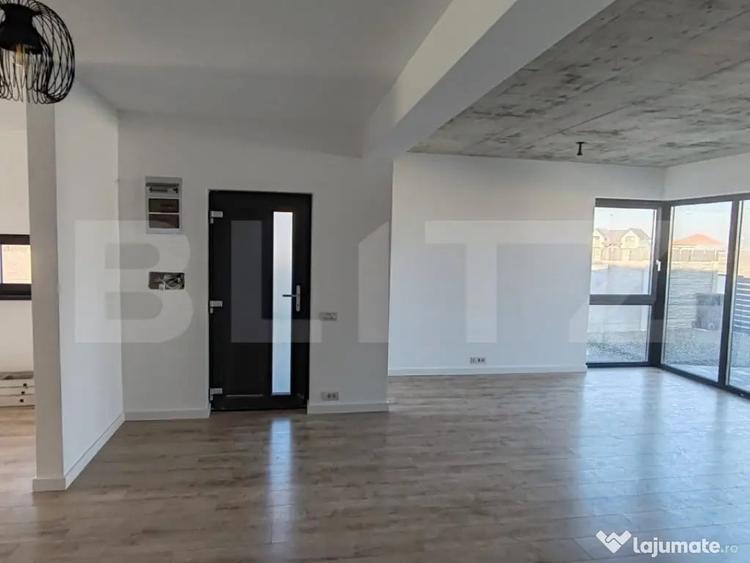 Casă cu 4 camere cu Teren 393 Mp în Urseni