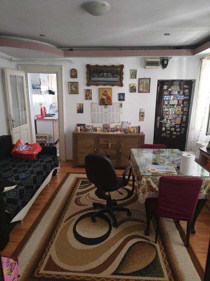 Apartament cu 4 camere nedecomandat în Foișorul de Foc