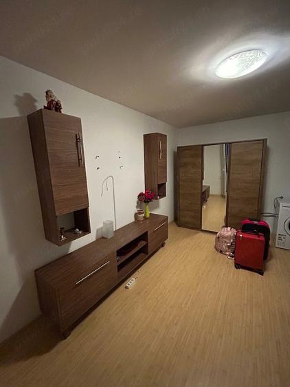 Apartament cu 2 camere decomandat în Valea Oltului