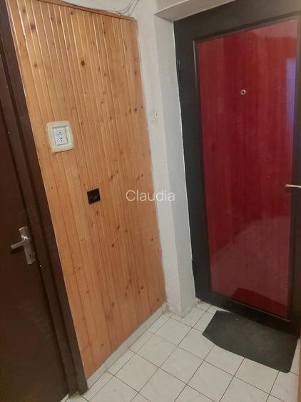 Vand apartament doua camere decomandat etaj 1