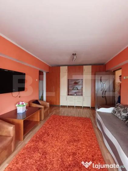 Apartament cu 2 camere semidecomandat, mobilat în Turda