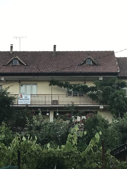 Duplex cu 4 camere cu Canalizare în Lenin Sud