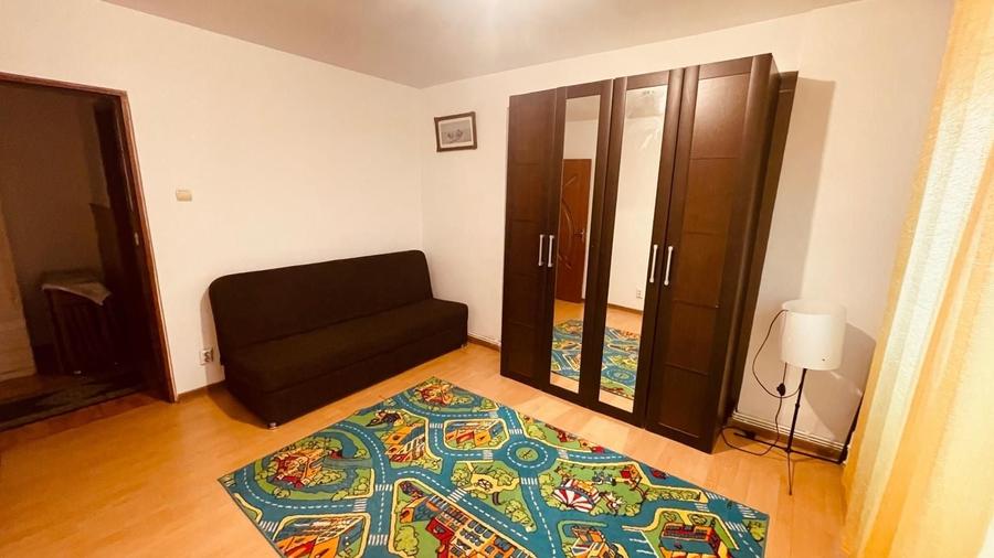 Apartament cu 3 camere nedecomandat în Păcurari