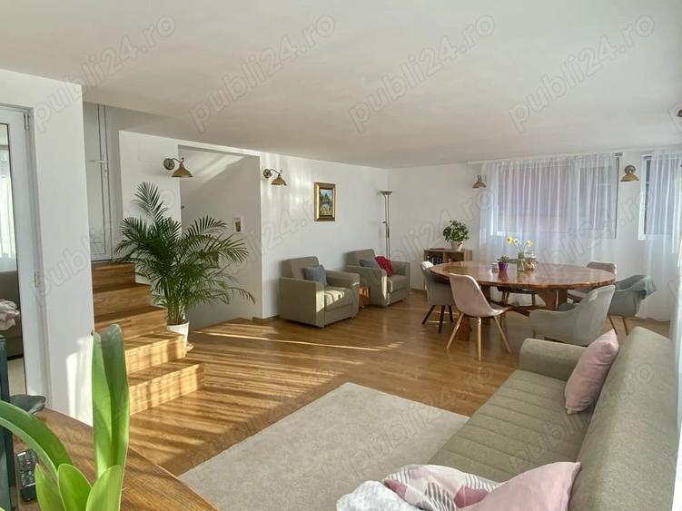 Casă cu 6 camere în Central