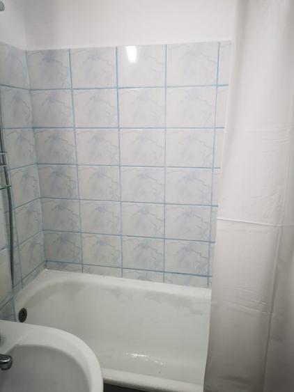 Garsonieră decomandată în UTA