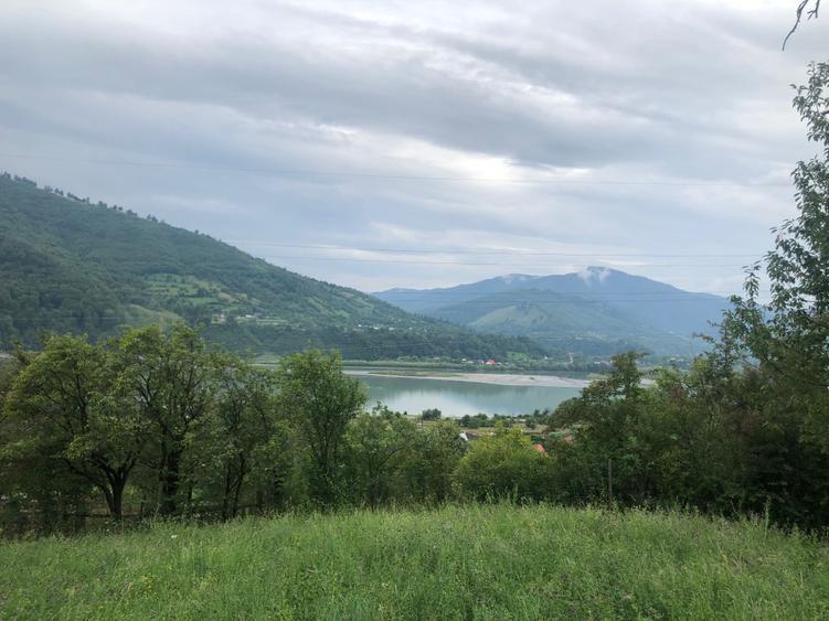 Teren de 2500 mp, în Pângărați