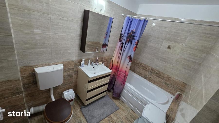 Casă cu 5 camere cu Teren 250 Mp în Central