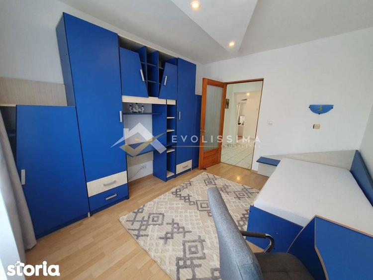 Apartament cu 3 camere decomandat, mobilat în Central