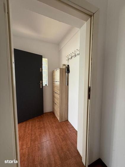 Casă cu 5 camere cu Teren 4000 Mp în Florești
