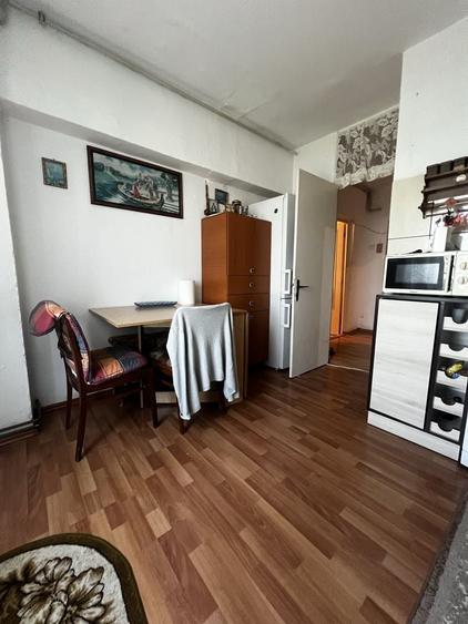 Garsonieră decomandată în Central
