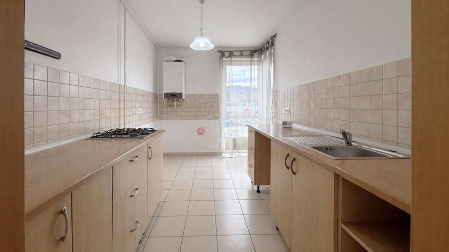 Apartament cu 3 camere decomandat în Avantgarden