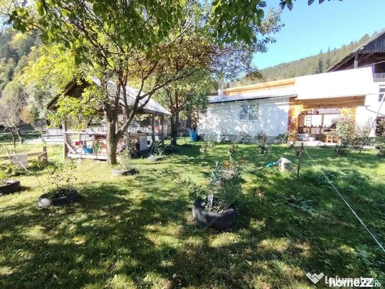 Casă cu 2 camere cu Teren 11541 Mp în Periferie