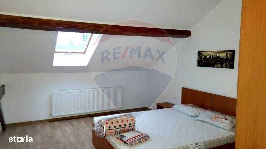 Casă cu 4 camere cu Teren 396 Mp în Central
