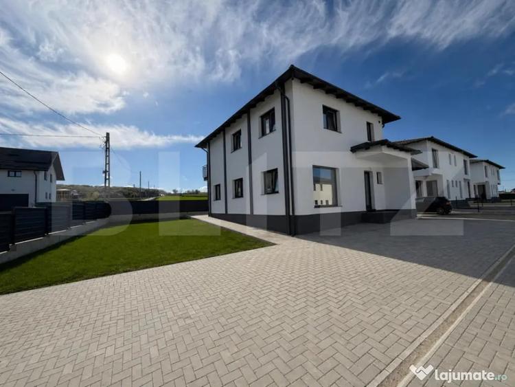Casă cu 4 camere cu Teren 400 Mp în Central