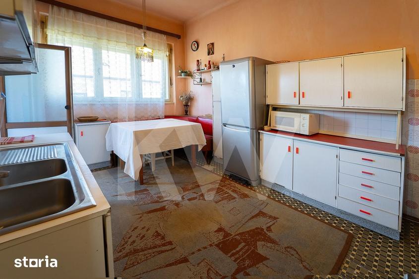 Apartament cu 4 camere decomandat în Central