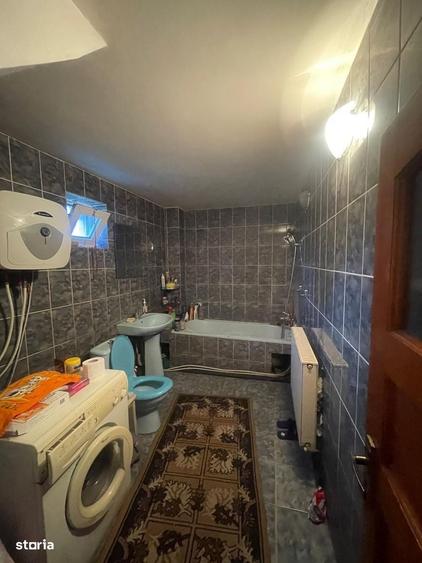 Casă cu 4 camere în Bariera Vâlcii
