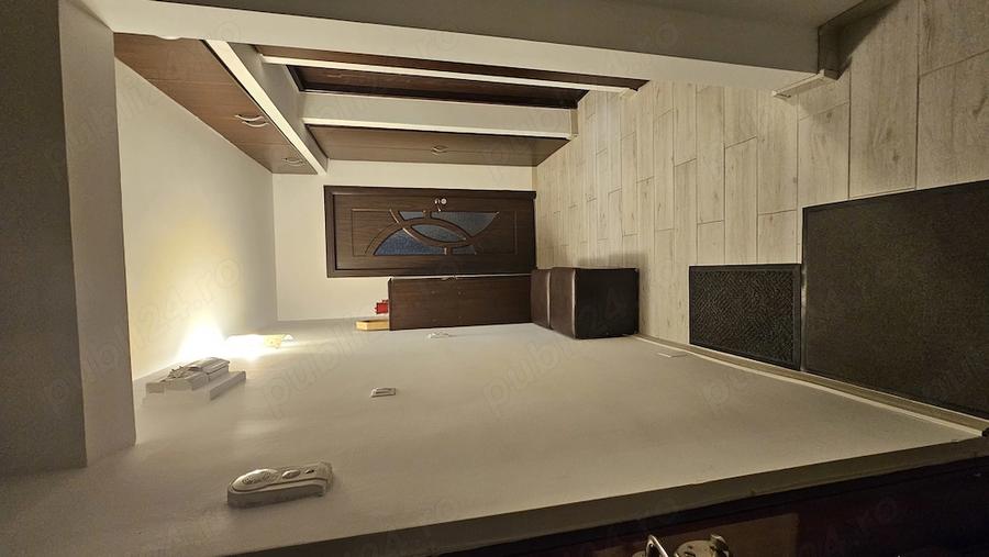 Apartament cu 3 camere semidecomandat în Rovine