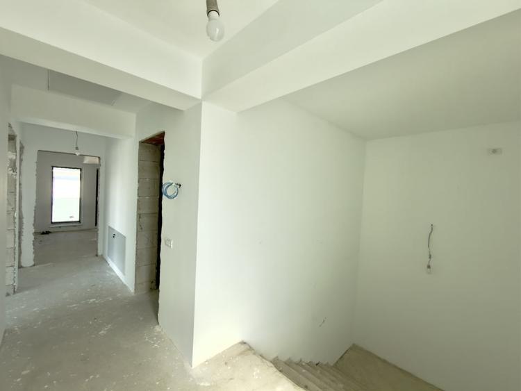 Casă individuală cu 4 camere cu Canalizare în Valu lui Traian
