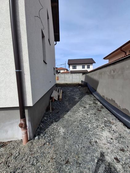 Duplex cu 3 camere cu Canalizare în Șelimbăr