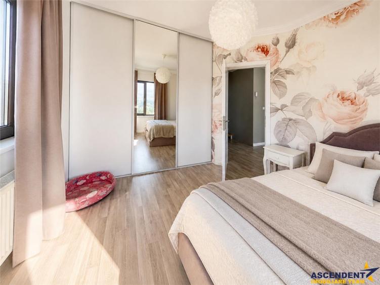 Casă cu 5 camere cu Teren 1532 Mp în Șinca