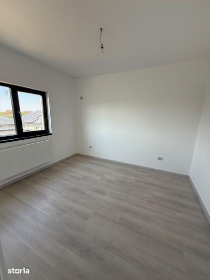 Casă cu 4 camere cu Teren 250 Mp în Cornetu