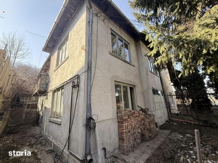 Casă cu 5 camere cu Teren 532 Mp în Gruia