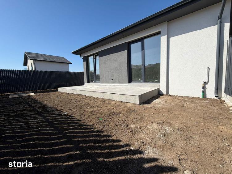 Casă cu 4 camere cu Teren 465 Mp în Sânpetru