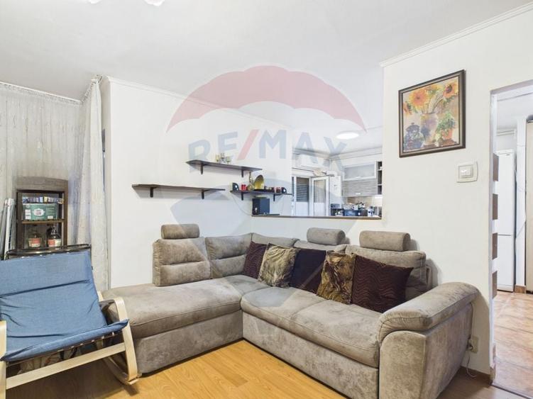 Apartament cu 3 camere decomandat, mobilat în 1 Decembrie