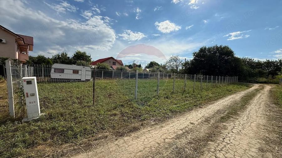 Teren de 580 mp, în Golești