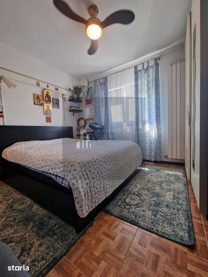 Apartament cu 4 camere semidecomandat în Berceni