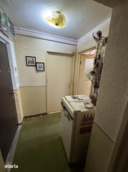 Apartament cu 3 camere semidecomandat în Exterior Vest